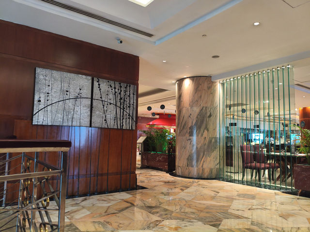  孟加拉｜達卡威斯丁五星飯店早餐竟要1175元台幣？當地人吃不起的奢華真相 走進The Westin飯店大廳，我終於理解什麼叫貧富差距                               