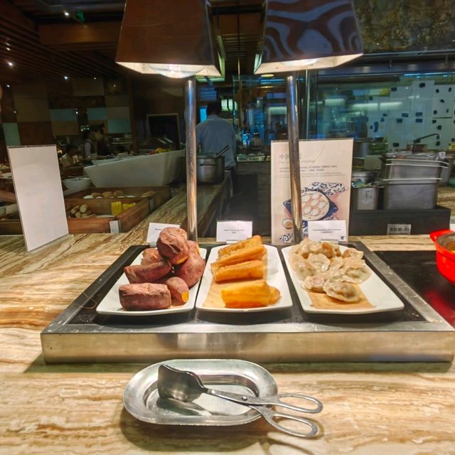 金茂深圳JW萬豪酒店豐富自助餐食