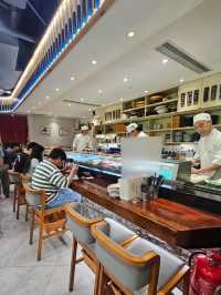 新舊交融嘅美味發現，官塘鬧市中性價比高的壽司店