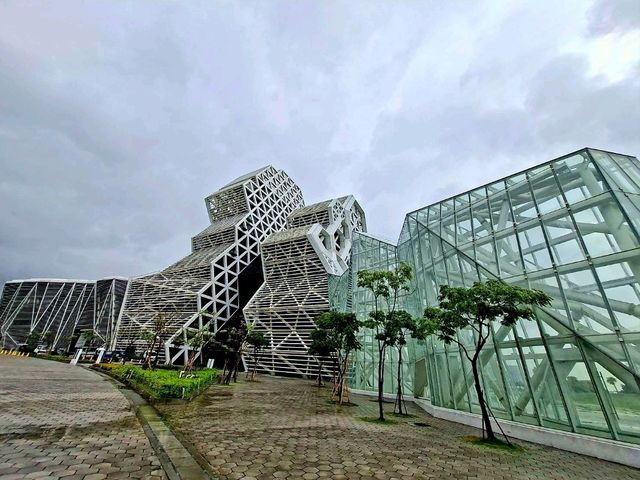 ว้าวมากที่ Pier-2 Arts Center 