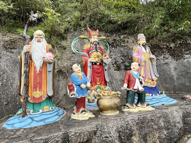 🌄 Tranquil Escape at Chin Swee Temple, Genting Highlands 🛕✨