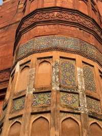  Agra Fort – The Silent Guardian of the Mughal Era 