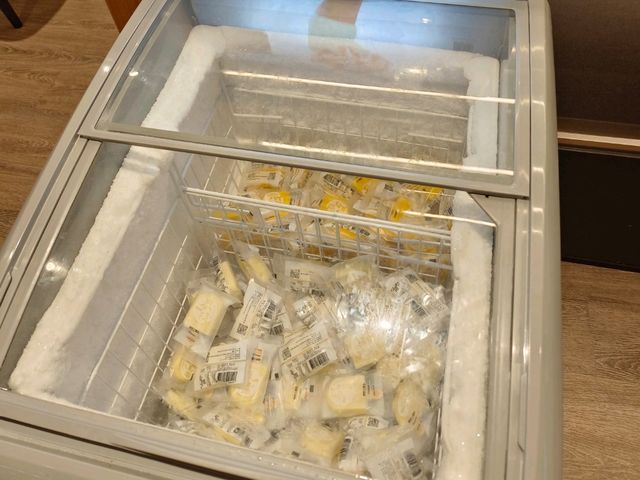 桃園機場二航貴賓室，東方宇逸