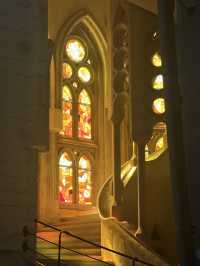巴塞羅那大教堂（Catedral de Barcelona）深度遊覽指南  ——哥特式瑰寶、千年宗教藝術與隱秘庭院