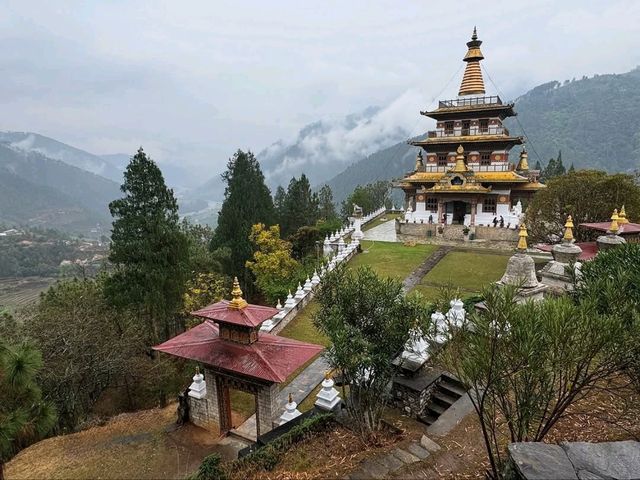 Hiking To Khamsum Yulley Namgyal Chörten