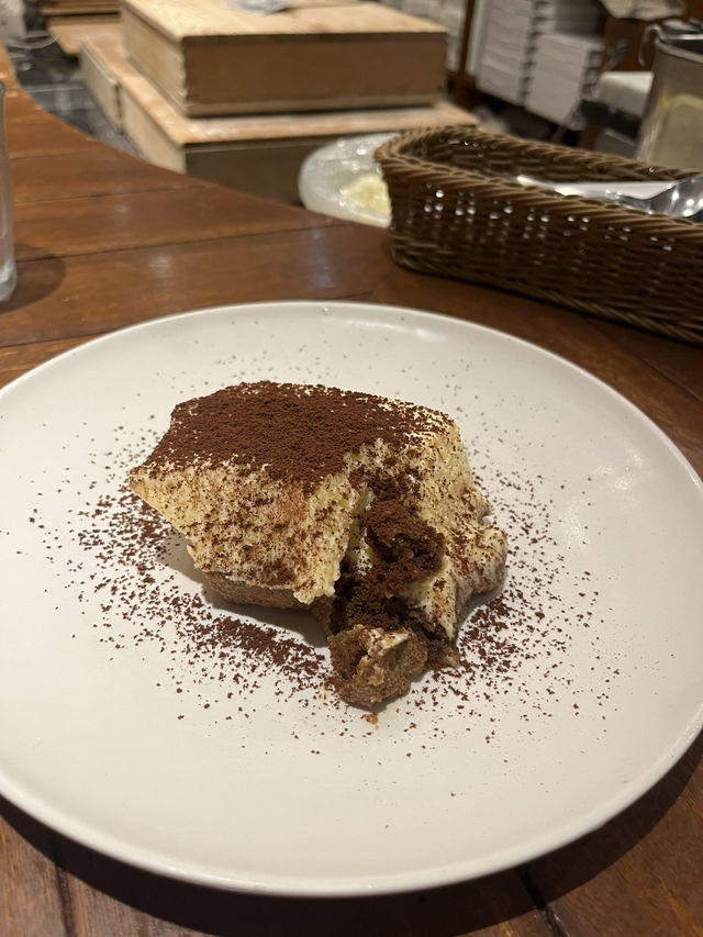 📍Savoy Pizza Azabujuban – Tokyo’s Hidden Pizza Gem Near Tokyo Tower 🍕