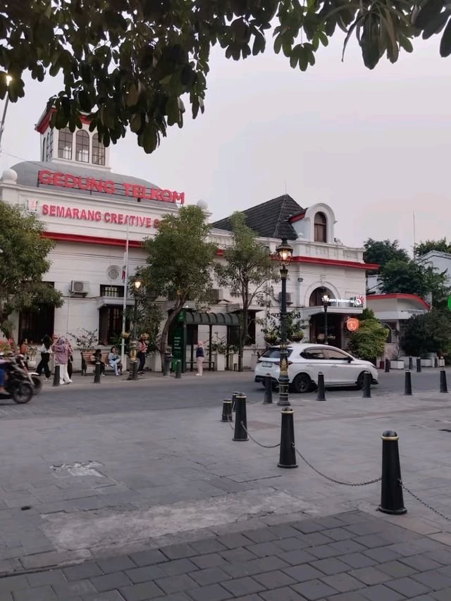  🇮🇩🌆Explore Jakarta – The Heartbeat of Indonesia! 🚦🍜