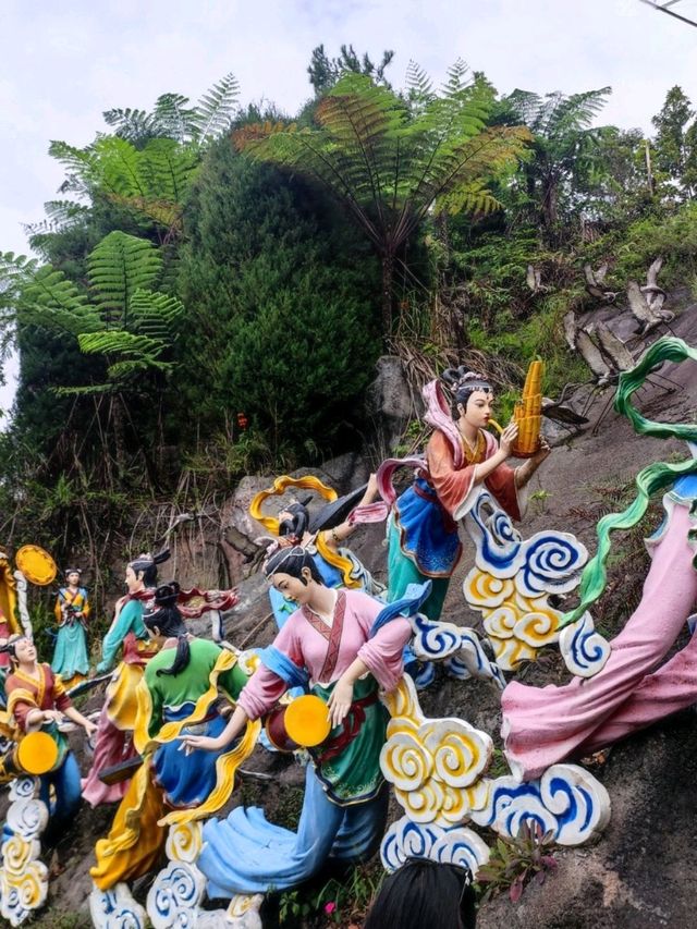 Chin Swee Caves Temple: A Misty Mountain Escape