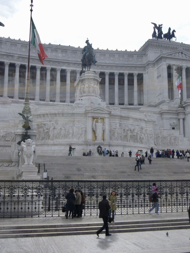 🚶‍♂️Walking Through the Soul of Rome: A Journey Through Time and Stone