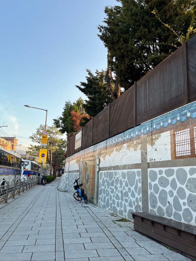 Whispers of the Past: Discover Bukchon
