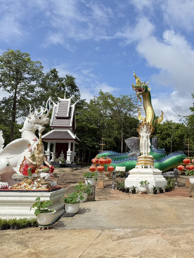 วัดอุทยานธรรมหนองบัวแดง ถ้ำนาคา เขมราฐ