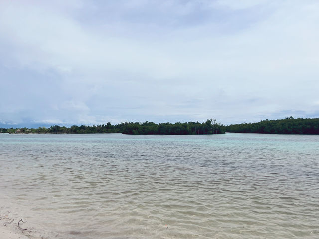 オランゴ島のビーチ🏖️