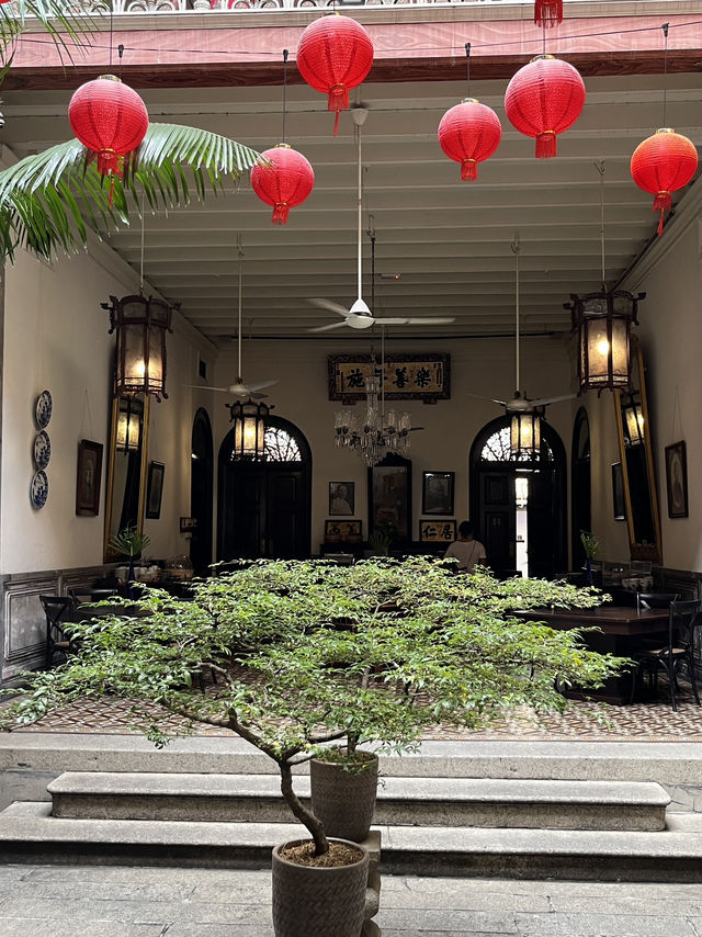 💙 Penang’s Blue Legend — The Jaw‑Dropping Cheong Fatt Tze Mansion