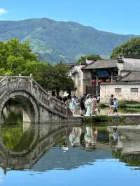 Wander the Waters of beautiful Hongcun