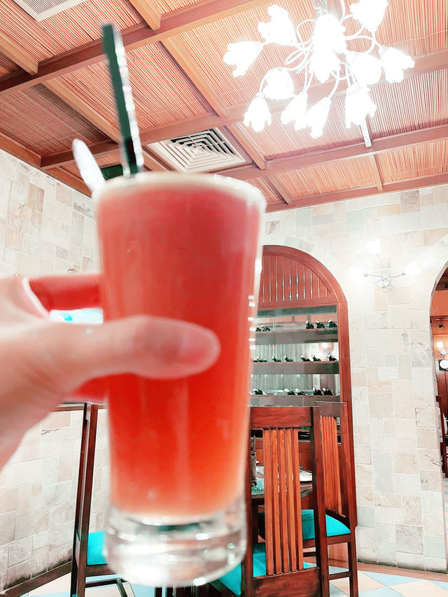 “Elegant Italian Dining at Bistro Cascata”