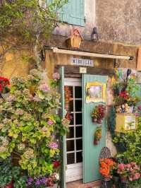 Saignon | A Hidden Cliffside Gem in Provence