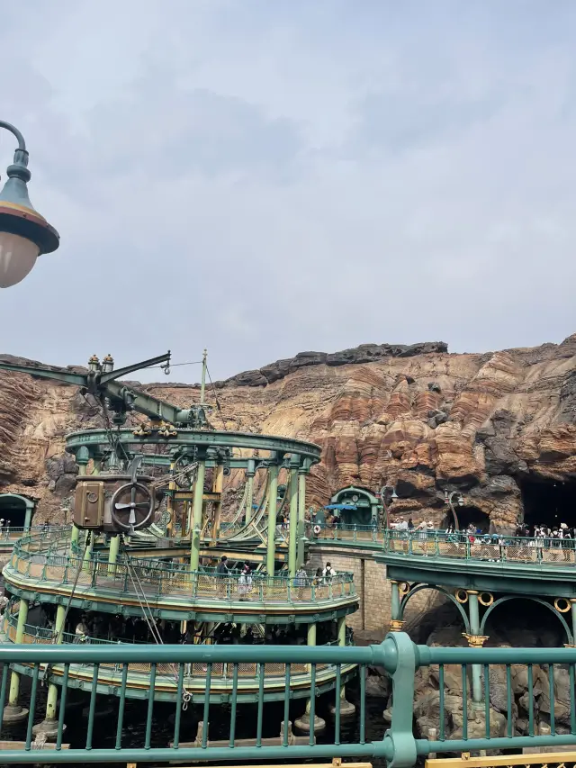 Journey to the Center of the Earth – Mysterious Island 🏜️🚂