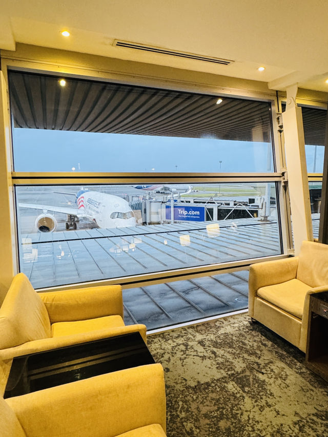 ✈️ Guide to International Golden Lounge