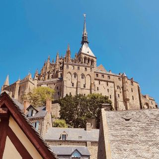 A Solitary Marvel: My Solo Pilgrimage to Mont Saint-Michel 🌊
