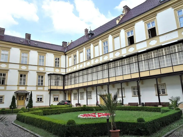 大司教宮殿 – Arcibiskupský palác