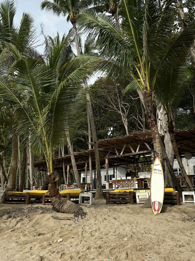 หาดลับๆวิวร้อยล้าน @หาดในทอน ภูเก็ต 🏝️⛰️🫧
