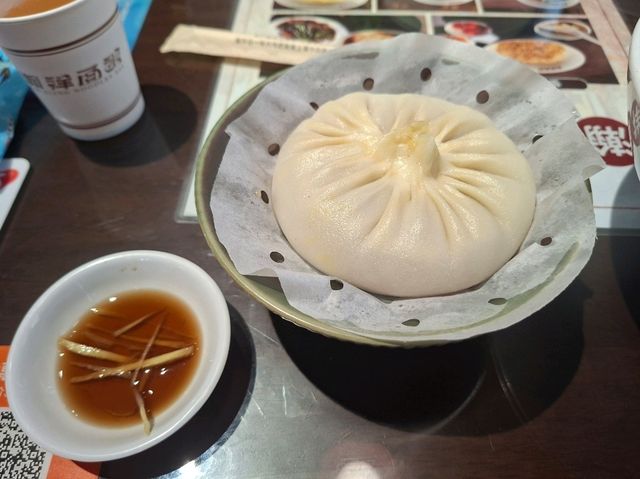 ✨上海高人氣瀚祥麵館武康大樓店😍必食推薦蟹黃湯包🤭招牌辣肉麵❤️