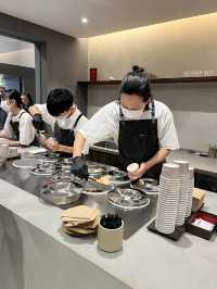 台中｜MINIMAL 冰淇淋——全世界第一間摘下米其林一星的「冰店」：把一杯冰做成一場專注的演出 🍨⭐️