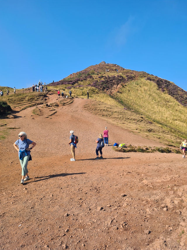 Arthur’s Seat : Edinburgh’s Breathtaking Summit