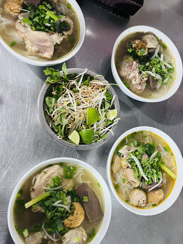 Chasing colors in Huế, Vietnam 🎨🇻🇳