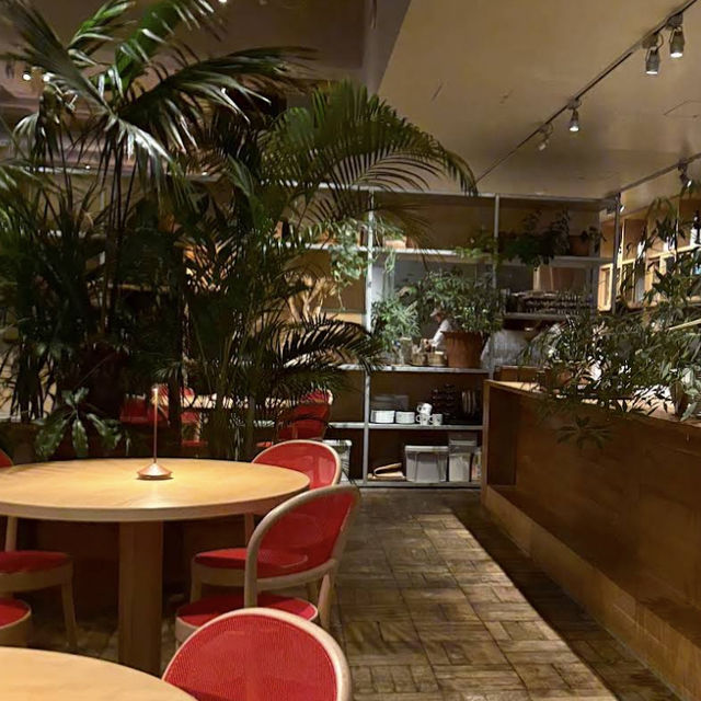 【東京/茅場町🇯🇵】築100年の銀行跡地!CAFE DANCE 【東京/茅場町🇯🇵】築100年の銀行跡地!CAFE DANCE