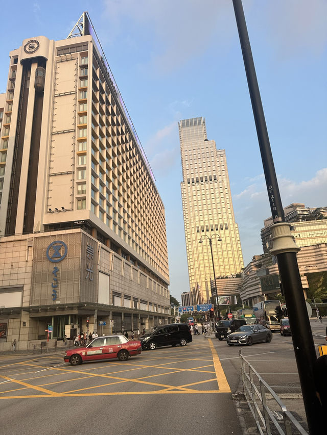 Hong Kong: Where Neon Dreams Meet Tradition 🇭🇰✨ Hong Kong: Where Neon Dreams Meet Tradition 🇭🇰✨