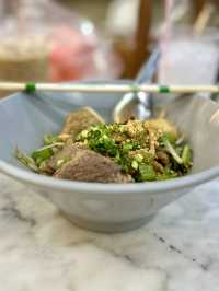 ร้านหมูสะเต๊ะ🐷ที่อร่อยและอยู่มานานหลายปี