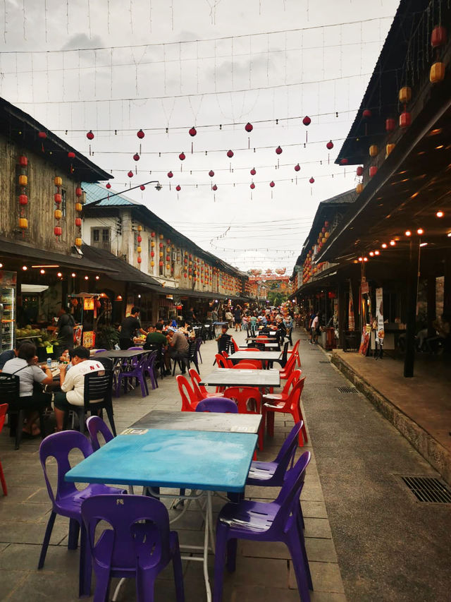 A Perfect Day in Kuching: Culture, Nature & Night Lights