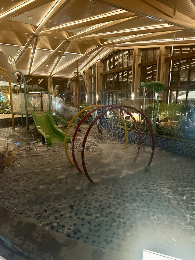 Winter Fun ❄️ Ski by Day, Soak by Night in a Snowy Mountain Retreat