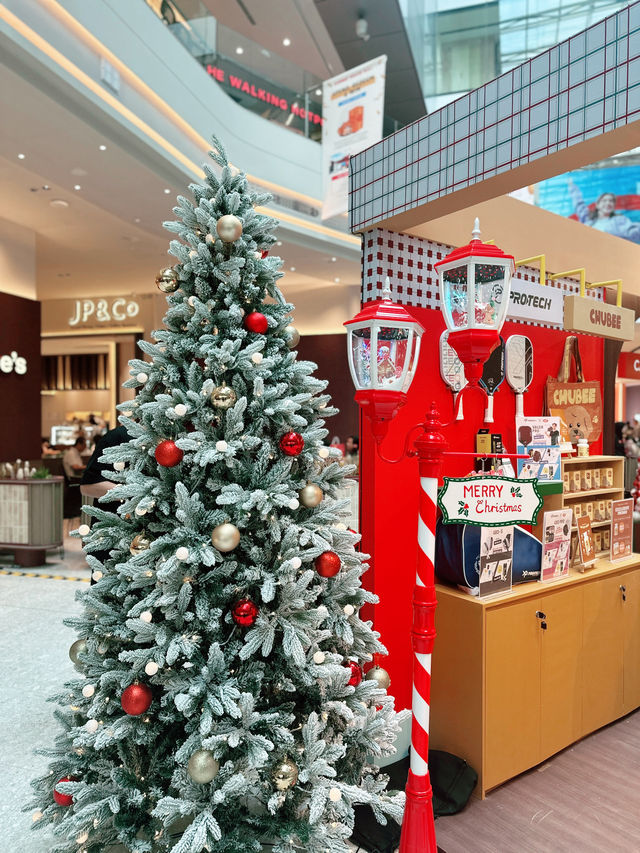 Malaysia’s Xmas Blazer Bash: Sunway Square Vibes 🎄✨ Malaysia’s Xmas Blazer Bash: Sunway Square Vibes 🎄✨