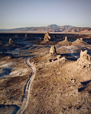 Xinjiang’s Kuqa Tianshan Grand Canyon Kizilia Red Gorge Hu Yang Spring