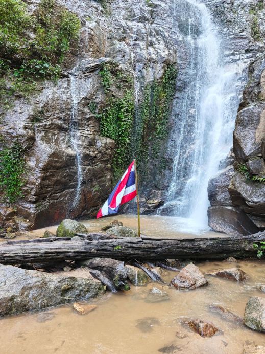 Huay Tung Tao Waterfall: A Hidden Forest Oasis in Chiang Mai
