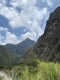 Exploring Machu Picchu on a Budget: Cusco to Aguas Calientes Adventure 🚶‍♂️🌄