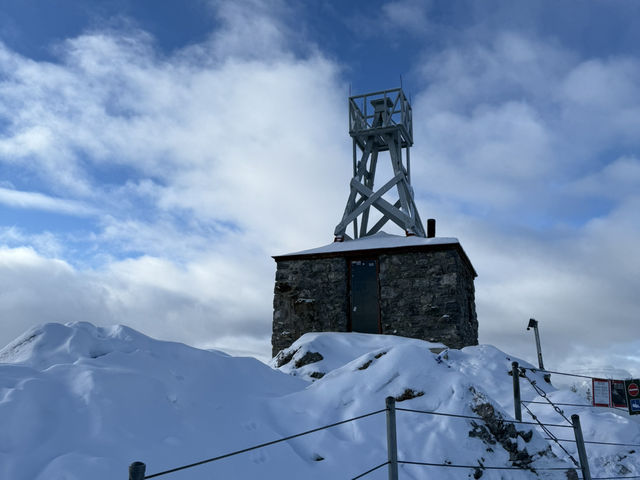 พิชิตSanson Peak—จุดสูงสุดแห่ง Sulphur Mountain พิชิตSanson Peak—จุดสูงสุดแห่ง Sulphur Mountain