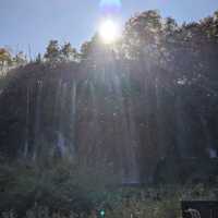 【クロアチア】エメラルドの湖 ✕ 紅葉のコントラス！プリトヴィツェ湖畔国立公園