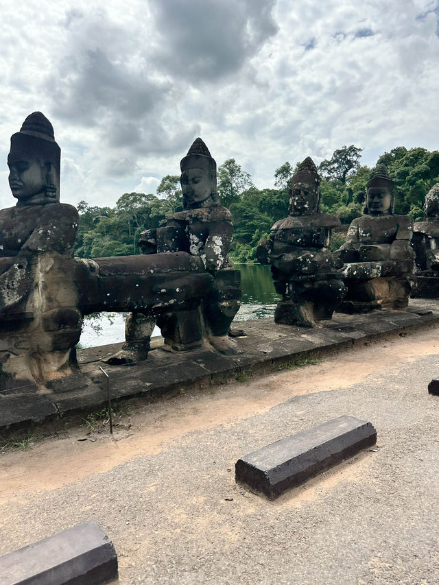 Life changing Angkor Wat, A Real World Wonder 🇰🇭 🛕 