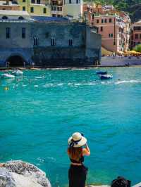 친퀘테레(Cinque Terre) 지역의 베르나차(Vernazza) 방문은 다채로운 색상과 자연의 아름다움으
