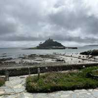 The castle in the sea 
