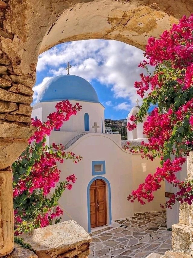 🏝️ Timeless Beauty in White and Blue – Paros, Greece