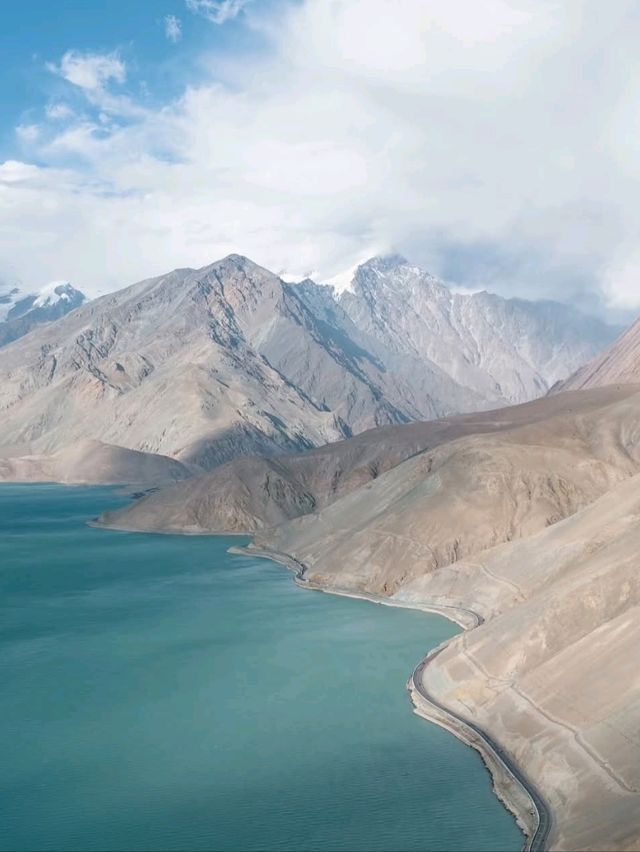 🏔️ Baisha Lake: Xinjiang’s Hidden Mirror of the Kunlun Mountains