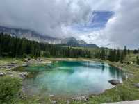 走訪多洛米蒂山最美麗的湖泊～雷扎湖 (Lake Carezza)