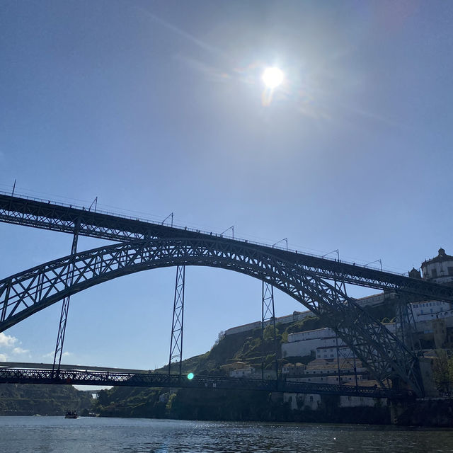 Porto Getaway – River Views, Wine & Timeless Charm Porto Getaway – River Views, Wine & Timeless Charm