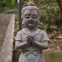 Buddha Statues You’ll Meet on the Way to the Taoist Temple – Yushan 🪷🛕🌄