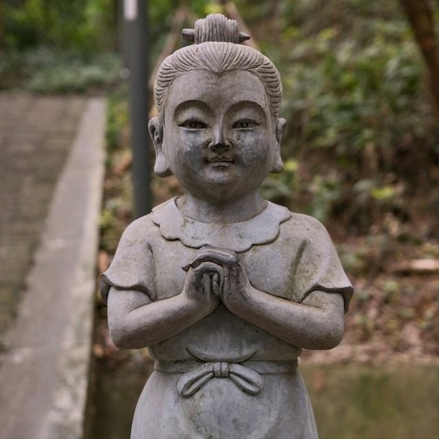 Buddha Statues You’ll Meet on the Way to the Taoist Temple – Yushan 🪷🛕🌄
