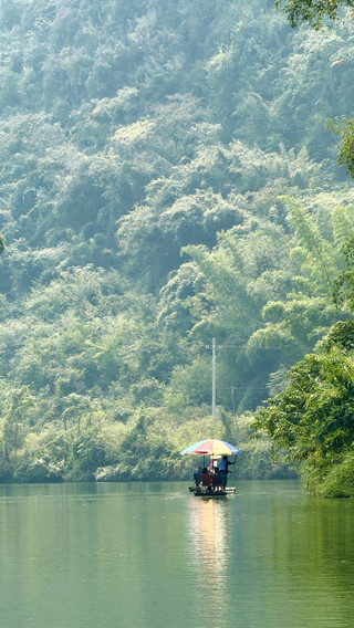 Follow Trip.com's curated recommendations for a one-day tour of Yangshuo's magnificent landscape, where beautiful scenery and freedom accompany you.